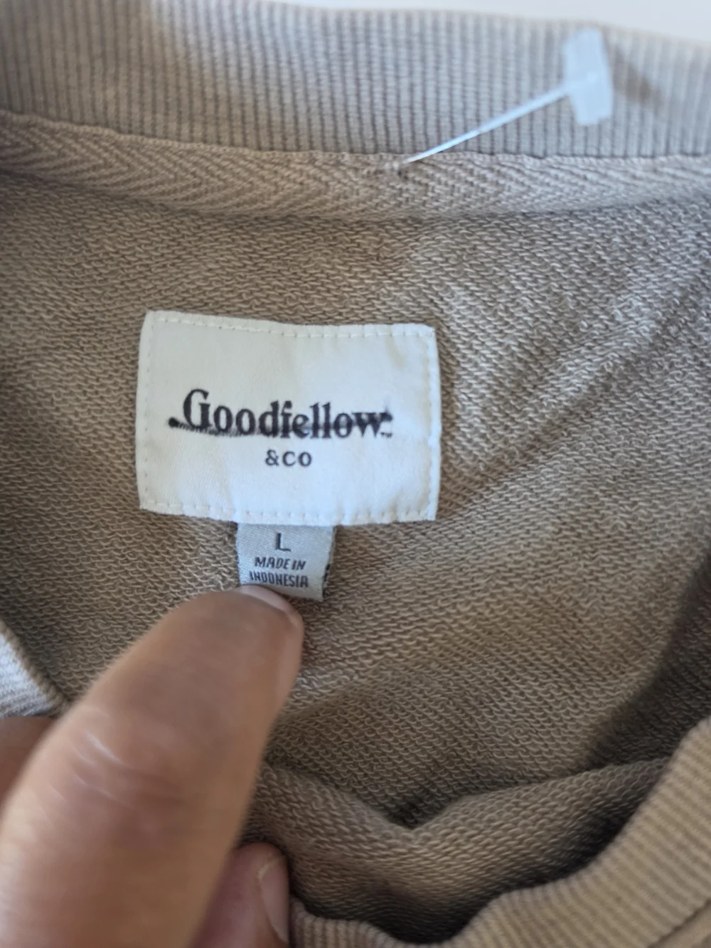 Goodfellow & Co Beige Crewneck with Maroon Embroidered Crest